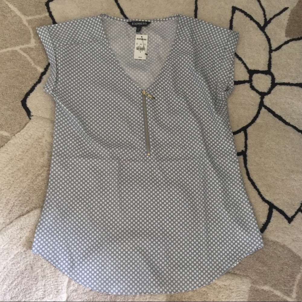 Express blouse with gold zipper